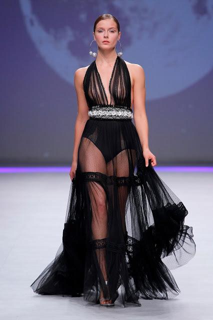 Sonia Peña traslada universo galáctico colección fiesta 2020 