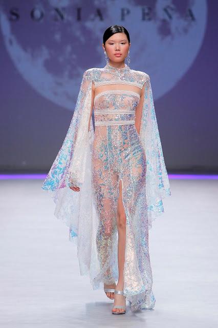 Sonia Peña traslada universo galáctico colección fiesta 2020 