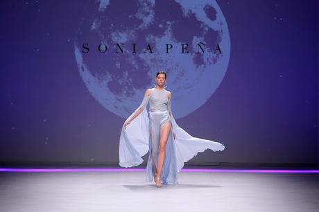 Sonia Peña traslada universo galáctico colección fiesta 2020 