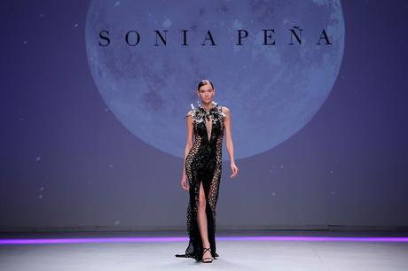 Sonia Peña traslada universo galáctico colección fiesta 2020 