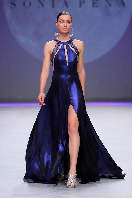 Sonia Peña traslada universo galáctico colección fiesta 2020 