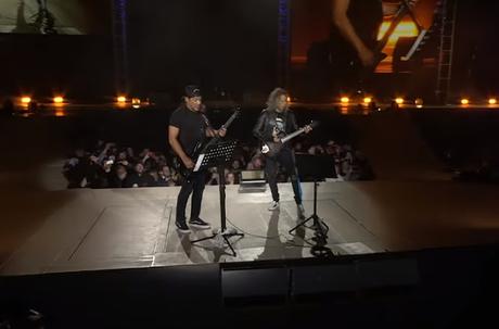 Metallica versionan 'El muerto vivo' de Peret en Barcelona
