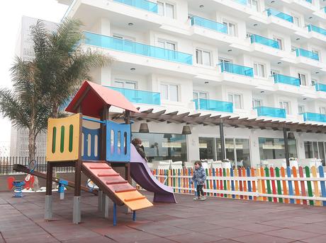 Un aparthotel en Peñíscola pensado para animar a las familias… ¡y con SORPRESA!