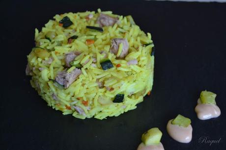 Arroz con cúrcuma atún y calabacin Arroz con cúrcuma atún y calabacin
