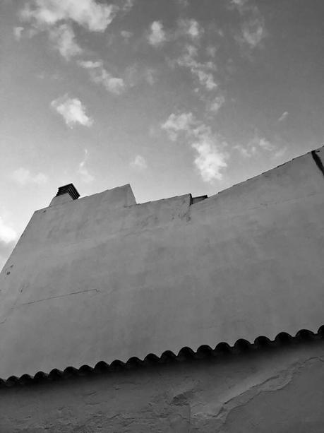 La imagen puede contener: nubes, cielo y exterior