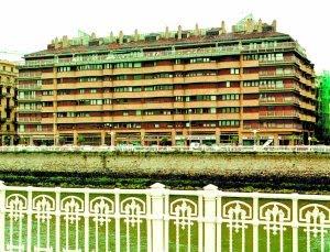 El arquitecto que reconvirtió frontones e ideó estadios