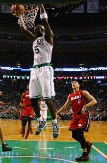 Semifinals|El orgullo de los Celtics suma la primera victoria en el Garden (97-81)