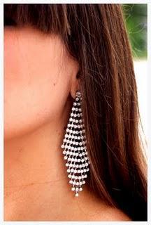 ¡NO SIN MI FALDA LARGA, LARGUÍSIMA!