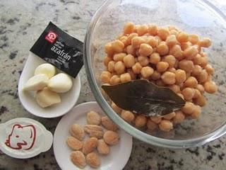 GARBANZOS A LA CATALANA