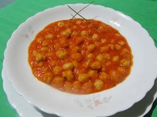 GARBANZOS A LA CATALANA