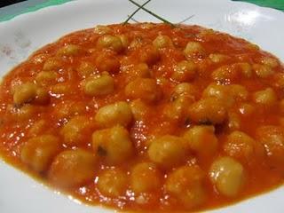 GARBANZOS A LA CATALANA