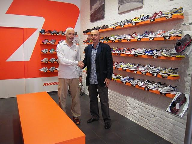 Cerrado el acuerdo entre RUNNING ALONE y Breaking Down Limits para el Isostar Desert Marathon....!! Desde hoy Carles Aguilar corre con RUNNING ALONE...