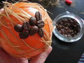 CENTRO DE MESA CON GRANOS DE CAFÉ