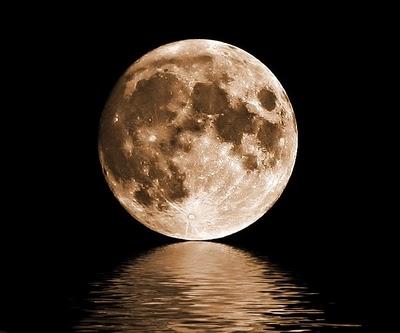 La contradicción del deseo, su inútil forma de embelesar, y el precio irracional de lo eterno.