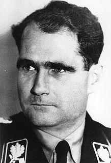 El extraño vuelo a Inglaterra de Rudolf Hess – 10/05/1941.