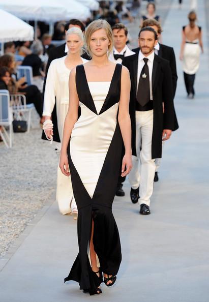 Models walk the runway during the Chanel Collection Croisiere Show 2011-12 at the Hotel du Cap on May 9, 2011 in Cap d'Antibes, France.