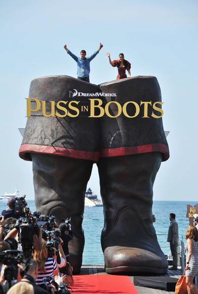 Salma Hayek Actors Antonio Banderas (L) and Salma Hayek attend the 'Puss in Boots' Photocall at Carlton Beach during the 64th Cannes Film Festival on May 11, 2011 in Cannes, France.