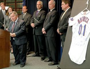 Arrestan ex-gerente de los Mets