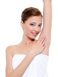 CÓMO DEPILAR CORRECTAMENTE LAS AXILAS