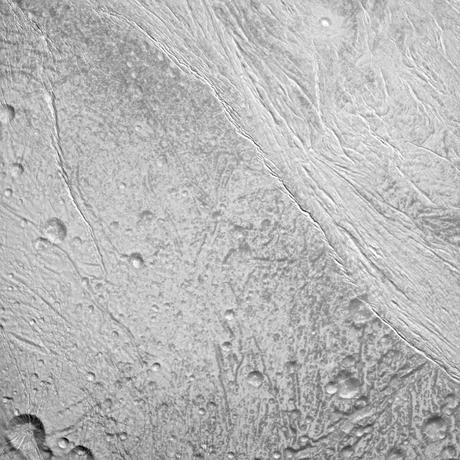Superficie joven y antigua de Encélado