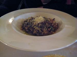 Risotto de rabo de buey con espárragos verdes, aceite de parmesano y tomillo