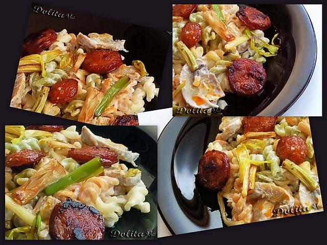 FUSILLI CON SALSA DE QUESO, CHAMPIÑONES Y CHORIZO