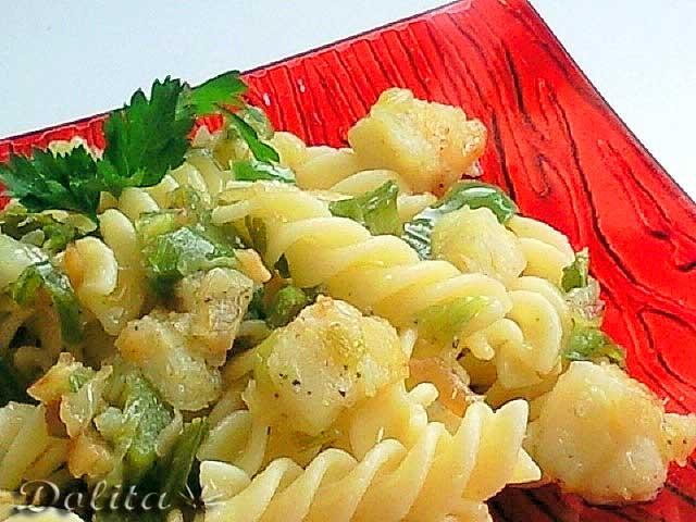 FUSILLI CON BACALAO Y PIMIENTOS - DOS VERSIONES -