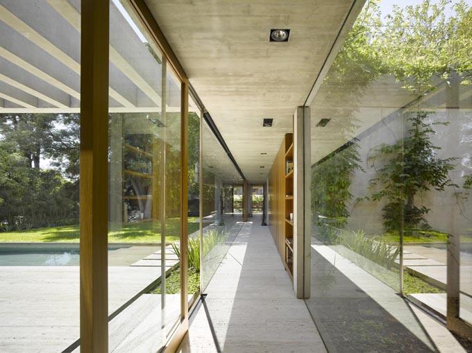 Delicias de Buenos Aires: Casa L de Mathias Klotz y Edgardo Minond