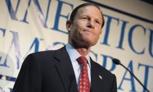 Richard Blumenthal es senador de Connecticut por el Partido Demócrata