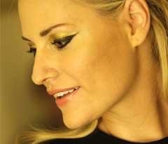 L'OREAL : ORO EN AIMEE  MULLINS