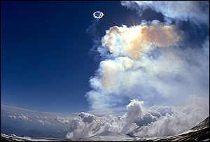 Aros-anillos de gas-vapor en volcanes