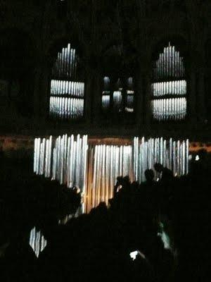 Pronovias, de la mano de Manuel Mota, pone fin a la Pasarela Gaudí Colección 2012, con una original, brillante y espectacular puesta en escena