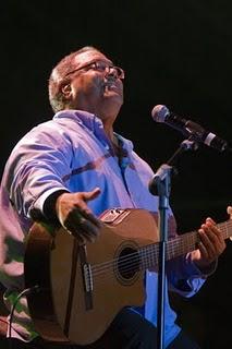 Pablo Milanés en concierto con temas para los hombres de a pie