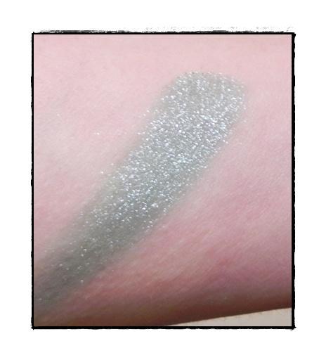 Maquillaje Myface y look ahumado metalizado