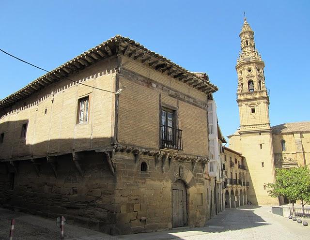 CALLEJANDO POR BRIONES