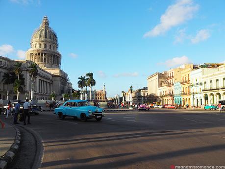Mr-and-Mrs-Romance-where-to-go-in-Cuba-.The-Capitol-in-Havana ▷ Comenta sobre 4 lugares emocionantes para visitar en Cuba (y uno para evitar) por Mike
