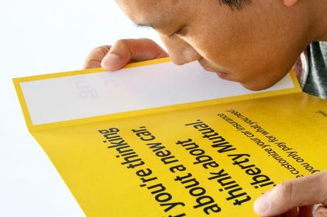 Esta marca está vendiendo seguros con un anuncio con aroma a coche nuevo