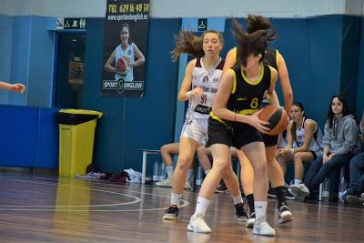 Galería de clics del Club Basket Almeda-Bàsquet Femení Sant Adrià