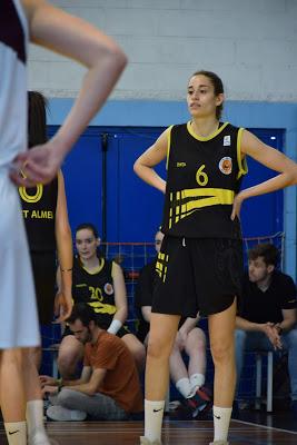 Galería de clics del Club Basket Almeda-Bàsquet Femení Sant Adrià