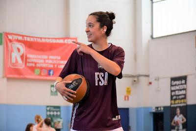 Galería de clics del Club Basket Almeda-Bàsquet Femení Sant Adrià