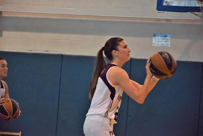 Galería de clics del Club Basket Almeda-Bàsquet Femení Sant Adrià