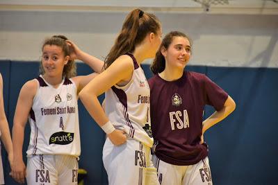 Galería de clics del Club Basket Almeda-Bàsquet Femení Sant Adrià