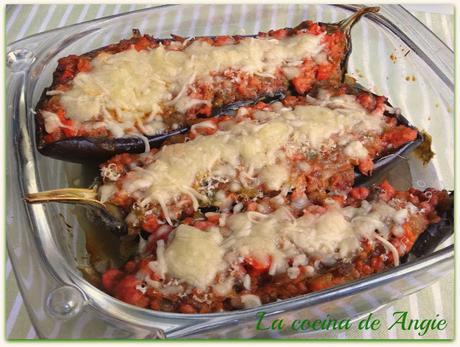 BERENJENAS RELLENAS DE CARNE BERENJENAS RELLENAS DE CARNE