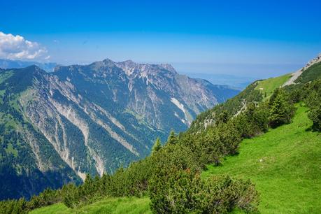 ▷ Desgracias en las montañas de Liechtenstein Hiking-descent-in-Liechtenstein.jpg.optimal ▷ Desgracias en las montañas de Liechtenstein