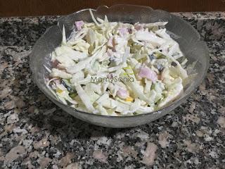 ENSALADA DE COL CON PEPINOS Y JAMÓN