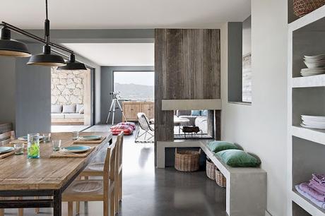 Casa Simple y Minimalista en Corcega Casa Simple y Minimalista en Corcega
