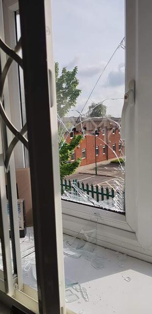 Oficinas de Mantic atacadas y sede de un LARP destrozado