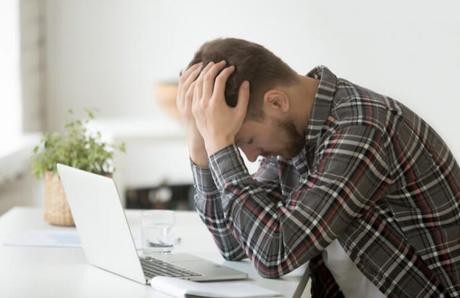 7 Errores que te hacen perder dinero con tu blog (evita el #2 a toda costa)