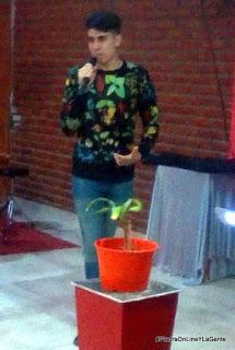 Los jóvenes vienen marchando