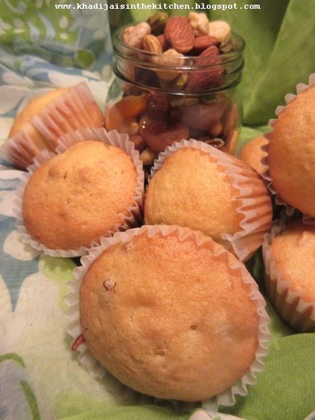 PETITS GÂTEAUX AUX FRUITS SECS /DRIED FRUITS MUFFINS / MAGDALENAS CON FRUTOS SECOS / مافن بالفواكه المجففة